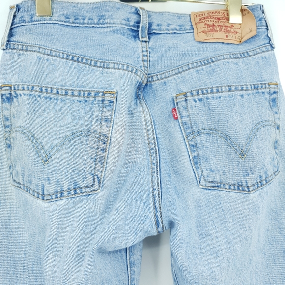 Levi's 501 xx 30x32 Straight Leg Button Fly Light Wash Jeans Made in Haiti 2008 - Picture 6 of 12